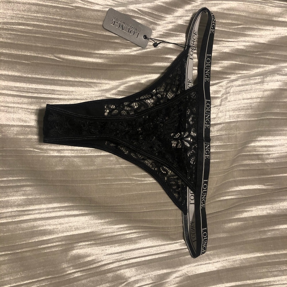 Lounge balcony lace thong